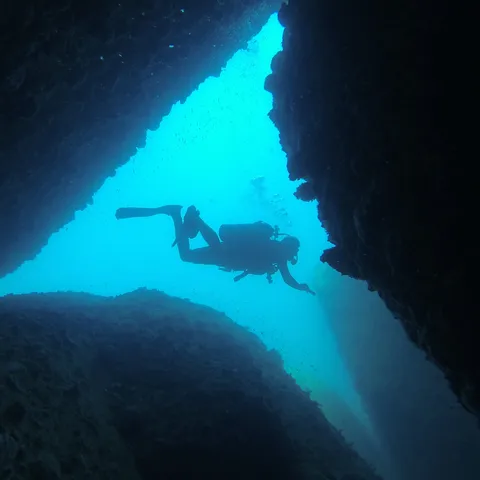 Diving in an underwater cave, Thailand — Nicolas Marincic