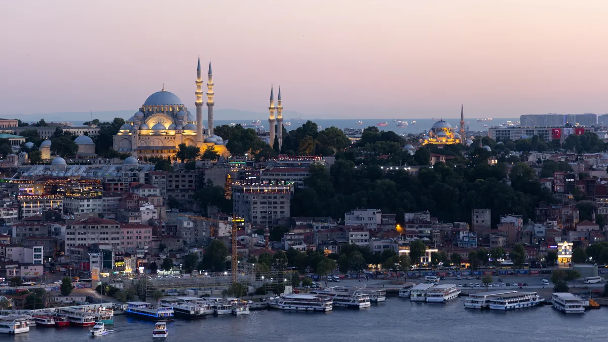 Süleymaniye Mosque at dusk, Istanbul, Turkey — Nicolas Marincic
