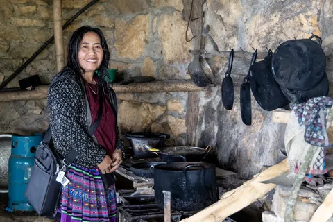 Hmong woman in her kitchen, Mai Châu area, Vietnam — Nicolas Marincic