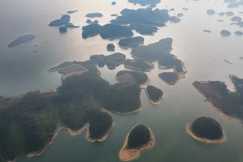 Islands of Thác Bà lake, aerial view, Vietnam — Nicolas Marincic