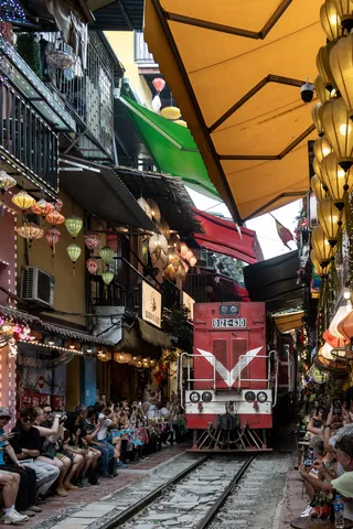 Rue du train, Hanoï, Vietnam — Nicolas Marincic